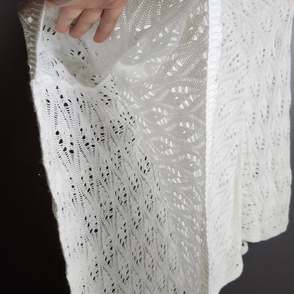 White Crochet Poncho - Picture 6 of 8